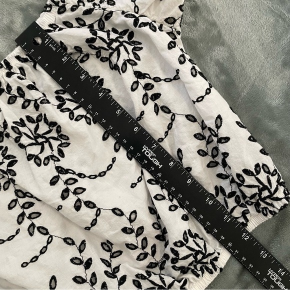 American Eagle Outfitters Embroidered Off the Shoulder Crop Top Size Small - Picture 8 of 8